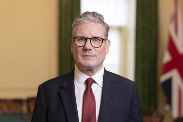 Prime_Minister_Sir_Keir_Starmer_Official_Portrait_(cropped_2).jpg