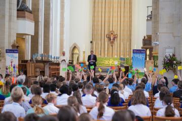 SchoolLeavers_GuildfordCathedral_250618_49.jpg